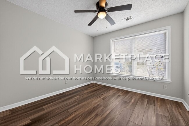 Building Photo - 1700 Crabtree Cir