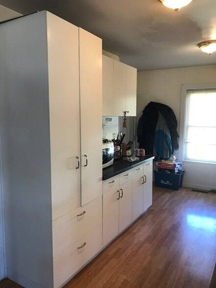 Building Photo - 103 W Broad St