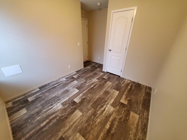 Building Photo - 9 Hummingbird Dr