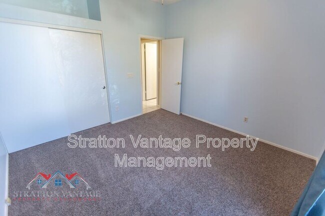 Building Photo - 4725 E Brown Rd