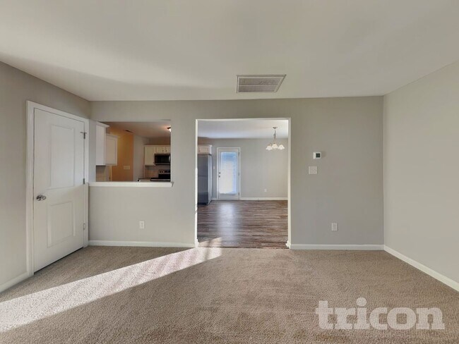 Building Photo - 147 Cattail Ln