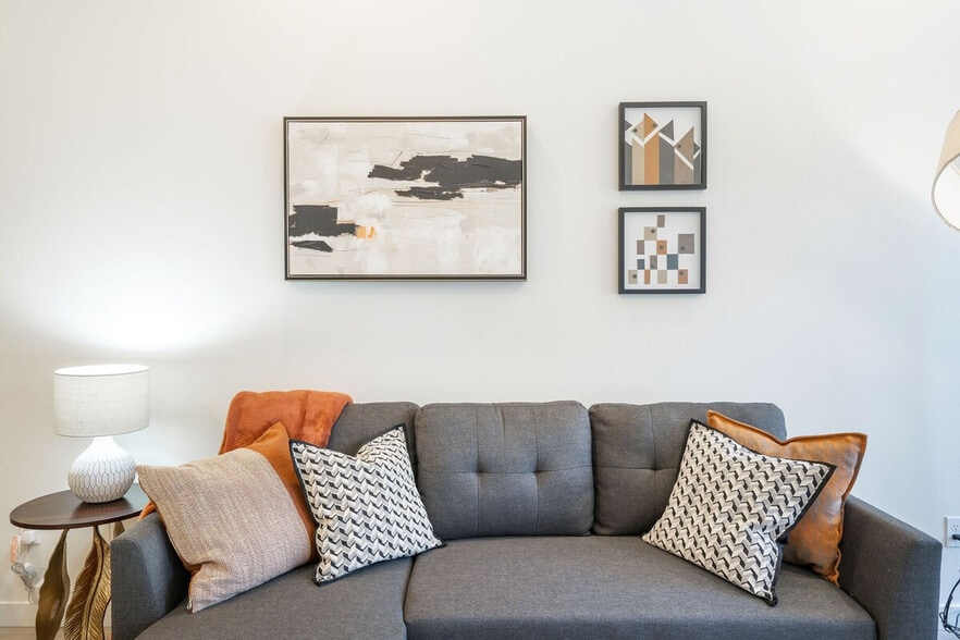 Building Photo - 1835 14th Ave