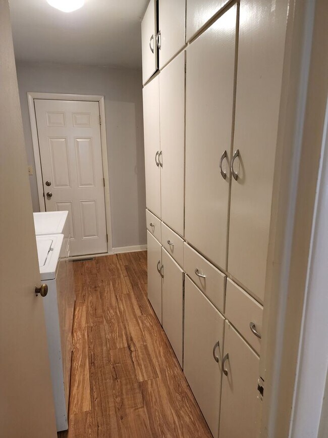 Building Photo - Bungalow Style w/  " Lots of New "