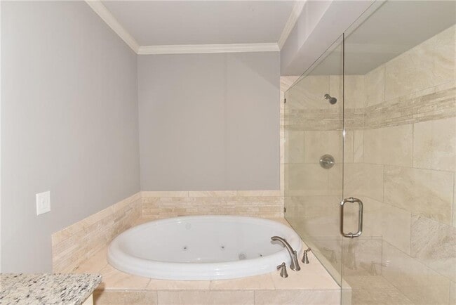 Building Photo - 5115 Chemin De Vie NE