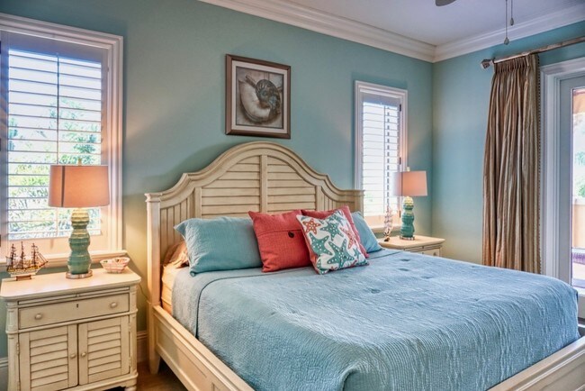 Building Photo - 1363 Oceanview Dr