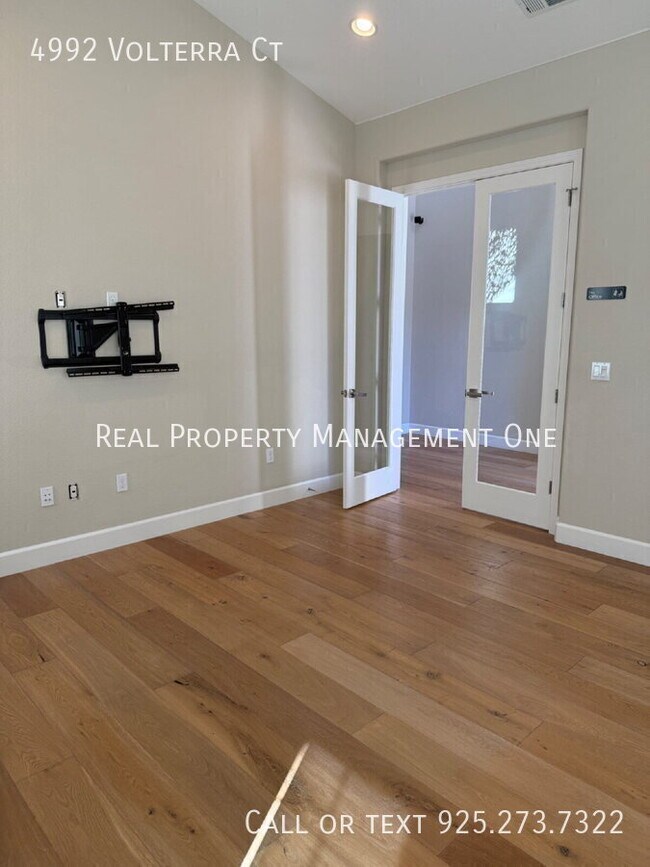 Building Photo - 4992 Volterra Ct