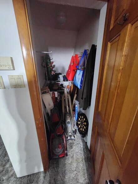 Large Downstairs Closet - 123 W Mohawk St