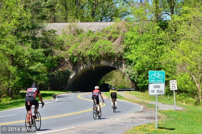 Building Photo - 11323 Palisades Ct