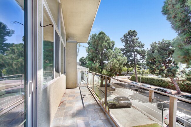 Building Photo - 1047 11th St