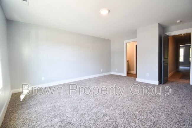 Building Photo - 3036 Candlelight Dr