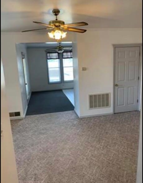 Building Photo - 516 S 12th St