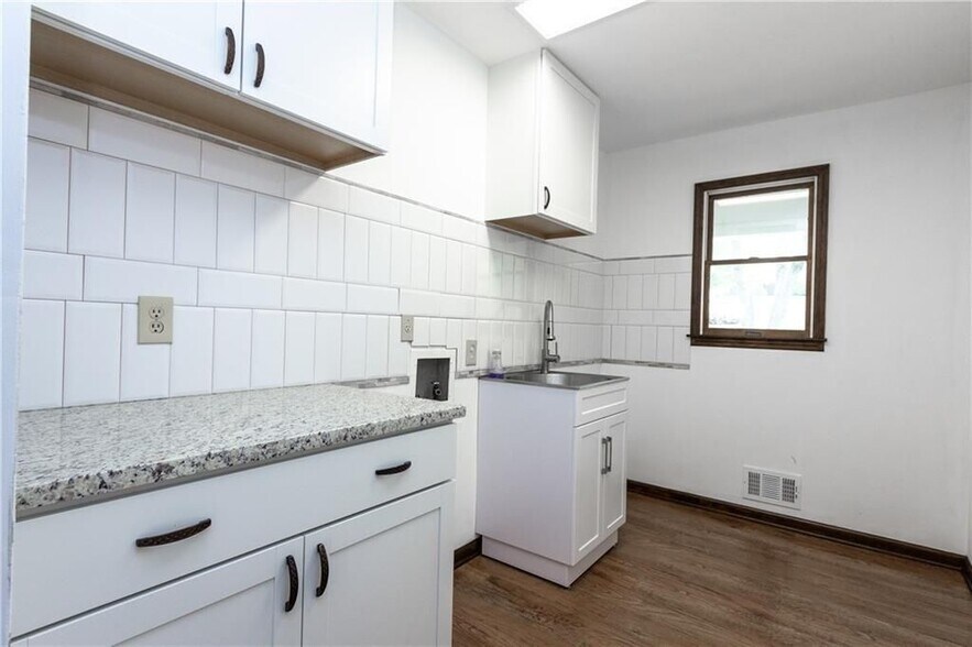 Building Photo - 1365 Timberland Dr