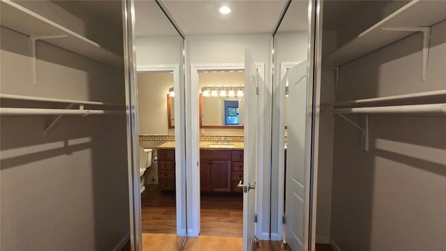 Building Photo - 5056 Balsawood