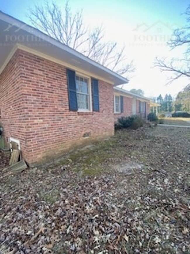 Building Photo - 1109 Reed Rd