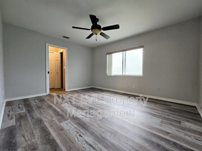 Building Photo - 1811 NE 2nd St