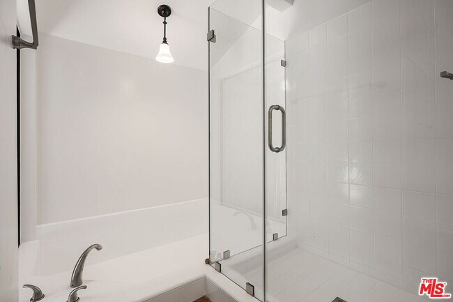 Building Photo - 2952 Bottlebrush Dr