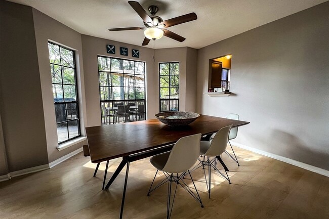 Building Photo - 191 Deerwood Trl