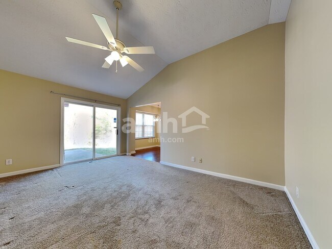 Building Photo - 2422 Hilliard Dr