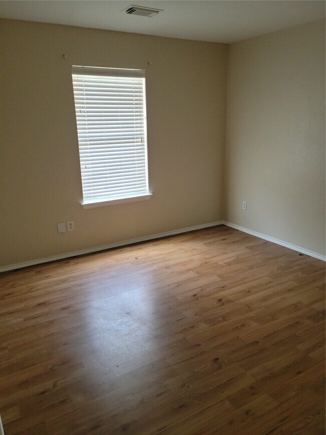 Building Photo - 7915 Summerfern Ct