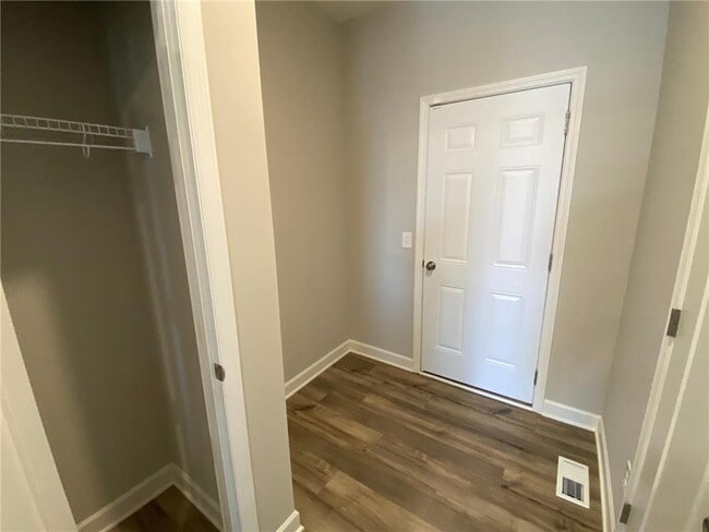 Building Photo - 206 Jean Avenue