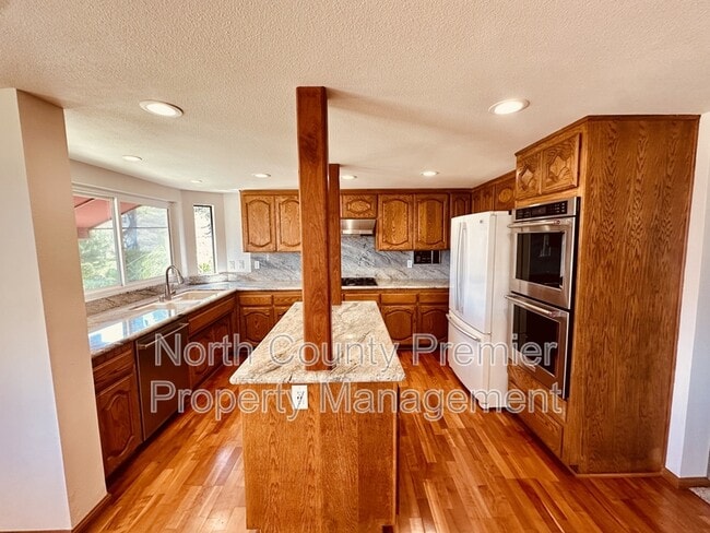 Building Photo - 7067 Llama St