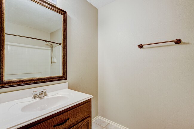 Building Photo - 6607 Springfield Garden Ln