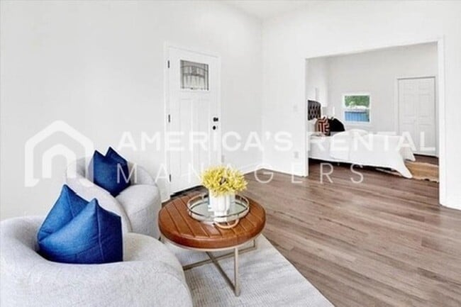 Building Photo - Room to Roam: Expansive Home with Screened Porch - Coming Soon!!