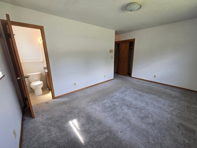 Building Photo - 3109 Dekalb Dr SW