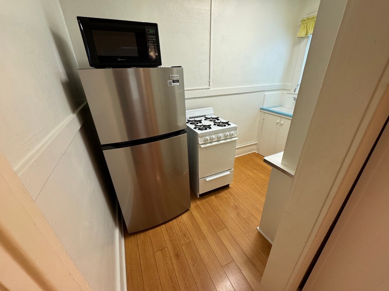 Building Photo - 40 Brooks Ave