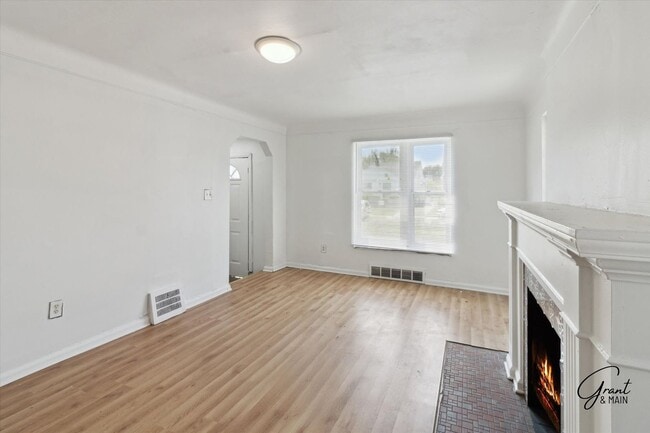 Building Photo - $1300 3 bedroom bungalow