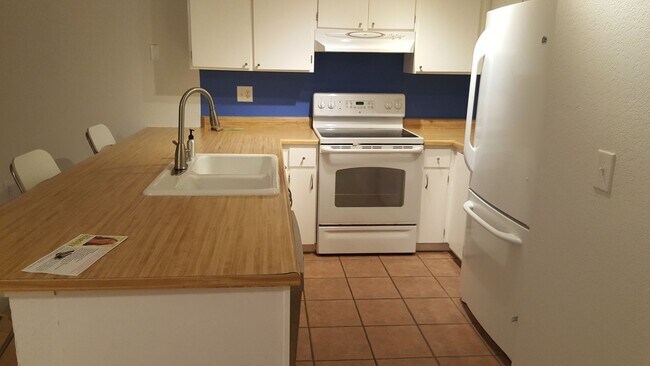 Building Photo - Lovely 1bd. Ground-Level Condo in Cotati