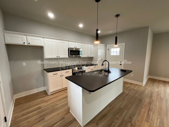 Building Photo - 1042 S Laramie Hts