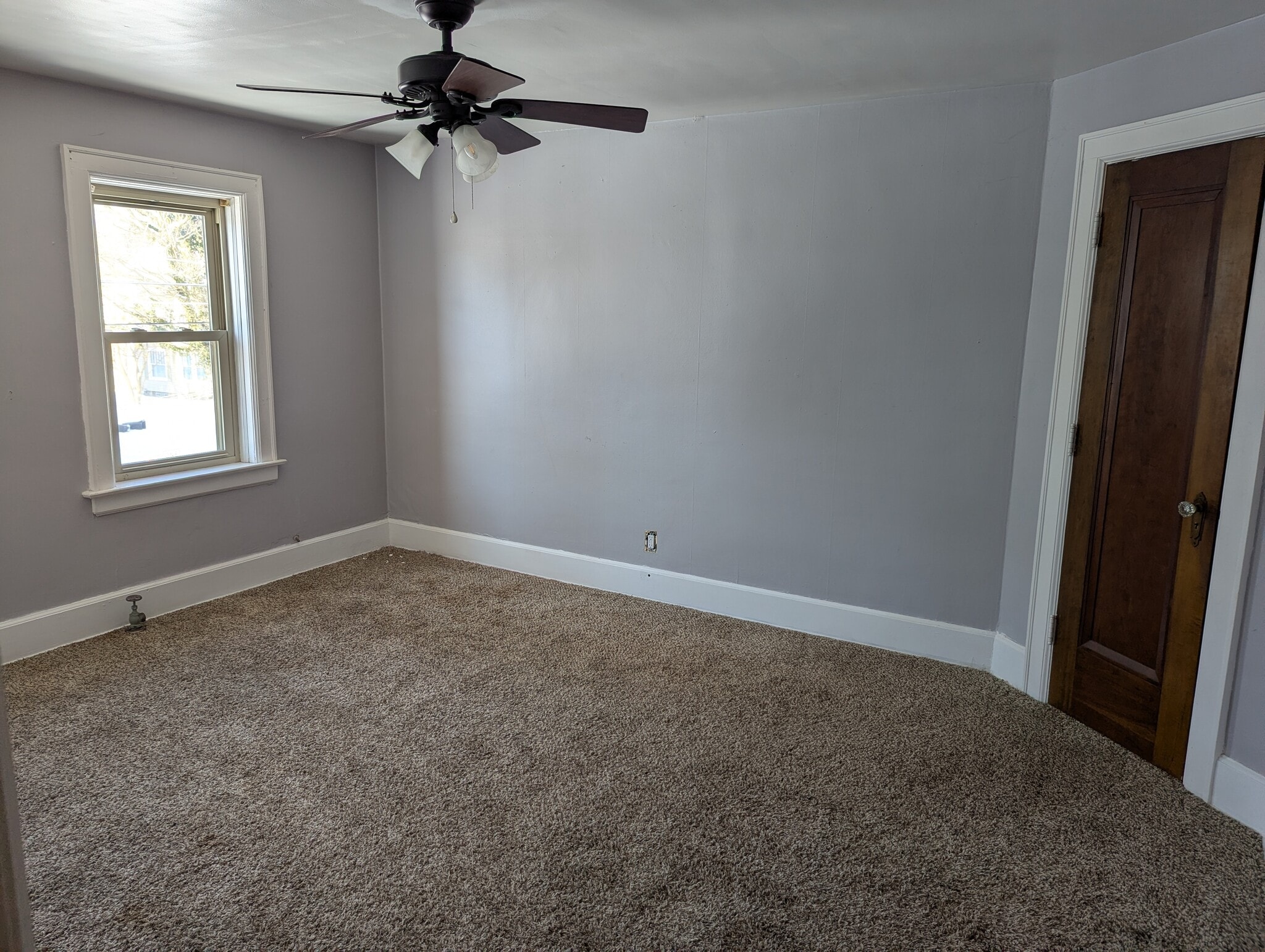 Building Photo - 663 W 7th St