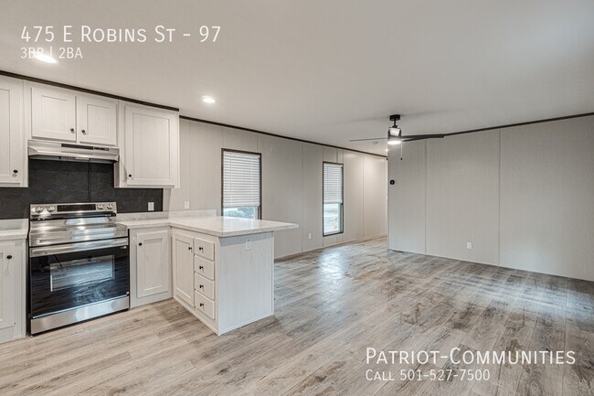 Building Photo - 475 E Robins St