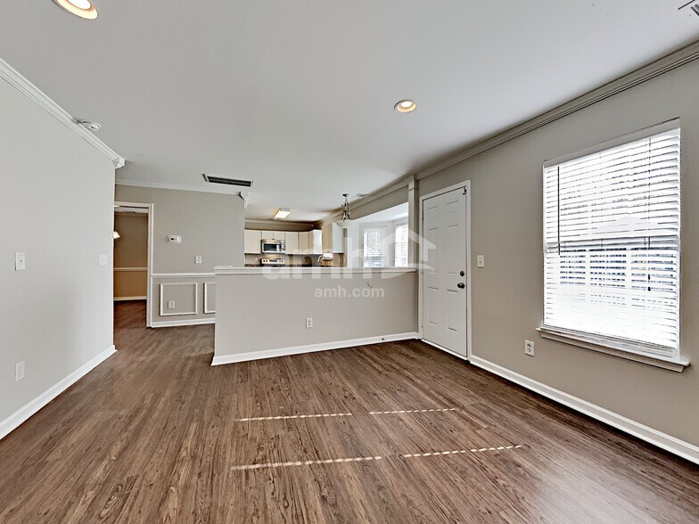 Building Photo - 4540 Canipe Dr