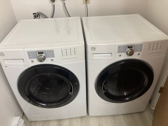 Front Loading Washer Dryer - 417 E Wabash Ave