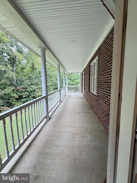 Building Photo - 11325 Wicomico Oaks Pl