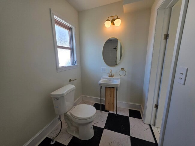 Building Photo - 159 Oak Park