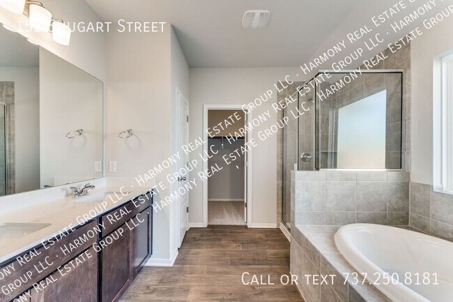 Building Photo - 155 Shugart St