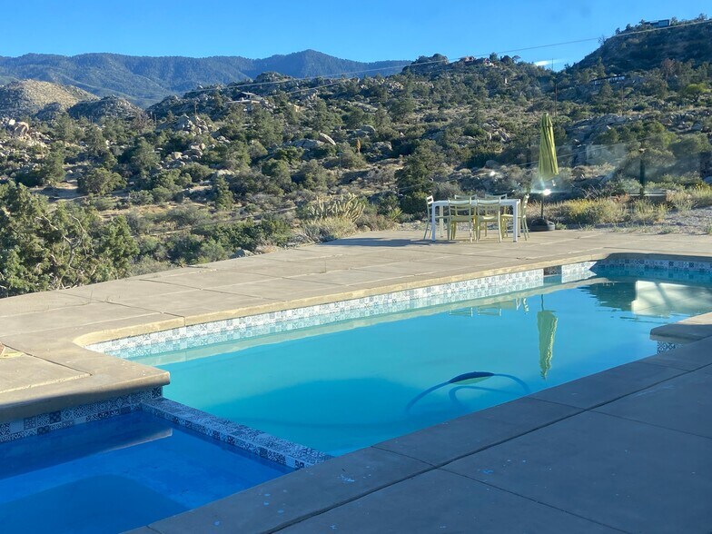 Building Photo - 61579 Sun Terrace