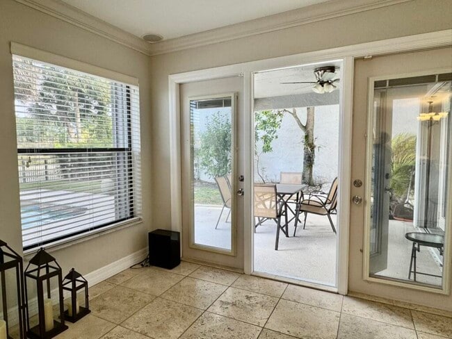 Building Photo - 10577 Santa Laguna Dr
