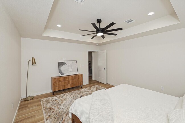 Building Photo - 8813 Oakleaf Ct