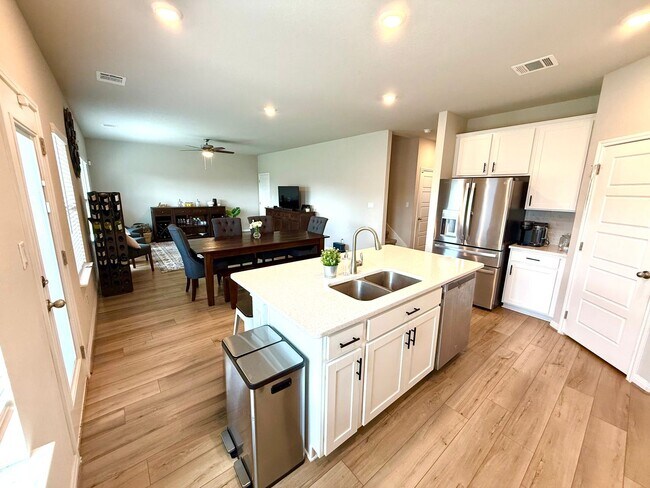 Building Photo - COMING SOON! GORGEOUS Two-Story 4 Bedroom ...
