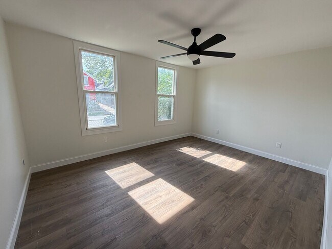 Building Photo - 2089 W 41st St