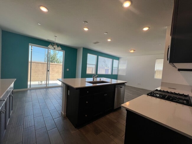 Building Photo - modern 3-bedroom, 2.5-bathroom home locate...