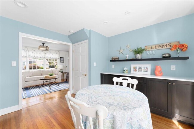 Building Photo - 73 Merton Rd