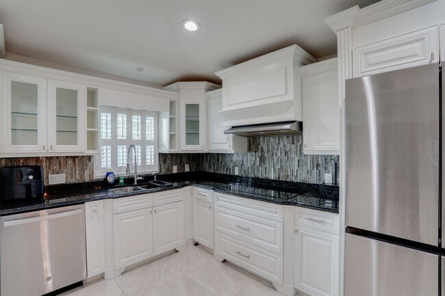 Building Photo - 633 Spring Oaks Blvd