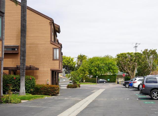 Building Photo - 4009 Canario St