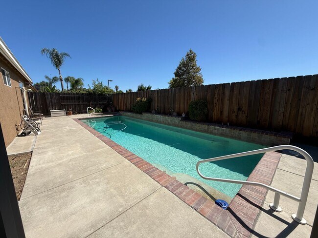 Building Photo - Single story home located in desirable northwest Modesto neighborhood!