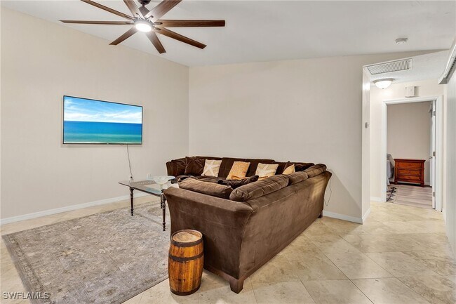 Building Photo - 15514 Crystal Lake Dr